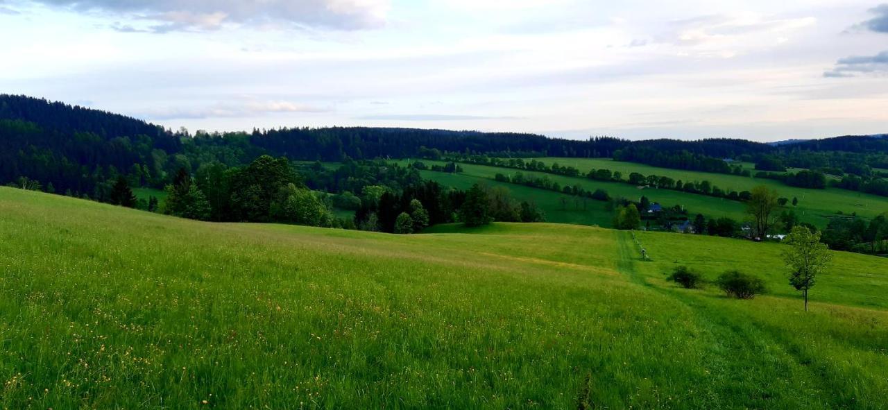 Apartman Hygge Bratrouchov ヤブロネツ・ナト・イゼロウ エクステリア 写真
