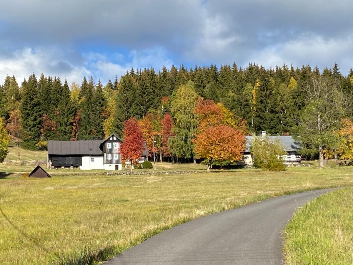 Apartman Hygge Bratrouchov ヤブロネツ・ナト・イゼロウ エクステリア 写真